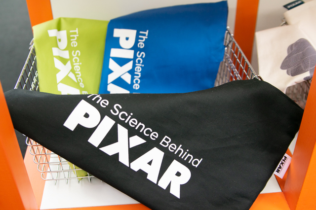 「PIXARのひみつ展 いのちを生みだすサイエンス」会場限定グッズ