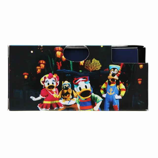 レンズ付きフィルム用ケース 1,100円|東京ディズニーリゾート・フォトグラフィープロジェクト「イマジニング・ザ・マジック」第2弾グッズ|東京ディズニーリゾート40周年“ドリームゴーラウンド”|発売日:2023年12月7日(木)|販売店舗:東京ディズニーランド「グランドエンポーリアム」、東京ディズニーシー「ヴァレンティーナズ・スウィート」