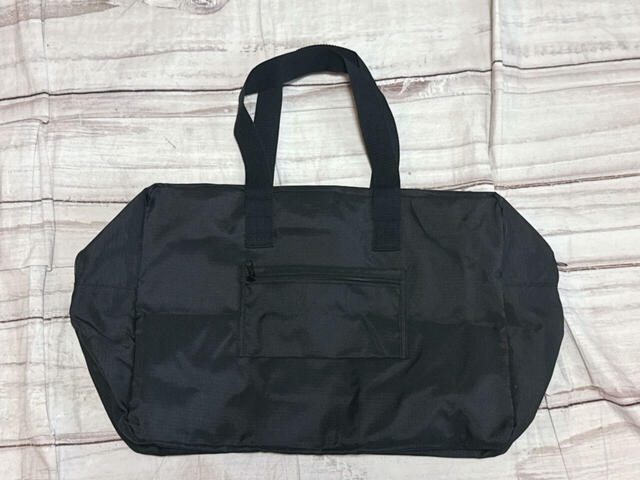 【JOURNAL STANDARD付録 大型ボストンバッグ】背面は装飾がないシンプルなデザイン