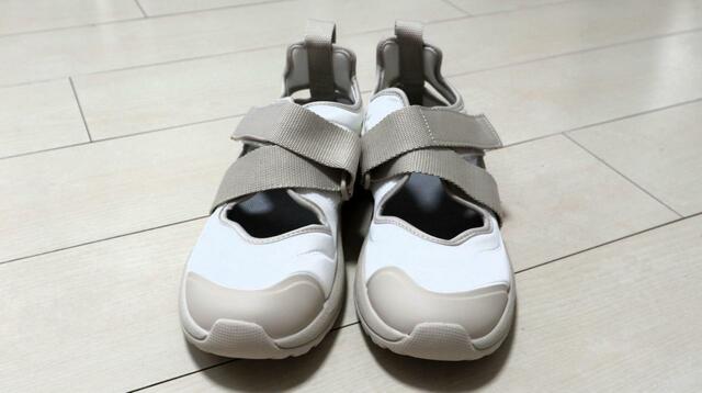 【無印良品 スニーカーサンダル】ライトベージュのMサイズを選びました。他にグレーと黒あり