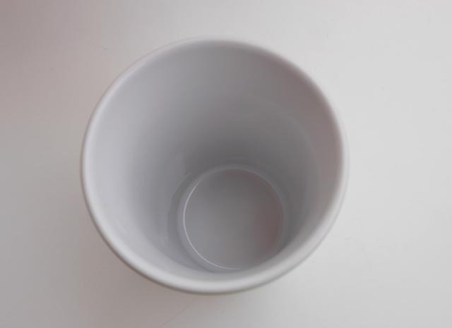 28　カスタードプリン、スーベニアカップ（内側）／東京ディズニーランド「ディズニー・イースター2015」©Disney