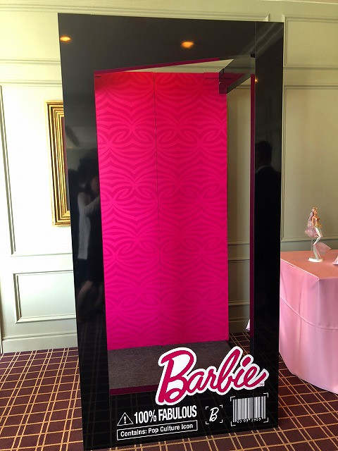 バービーになった気分になれるフォトブース＠帝国ホテル