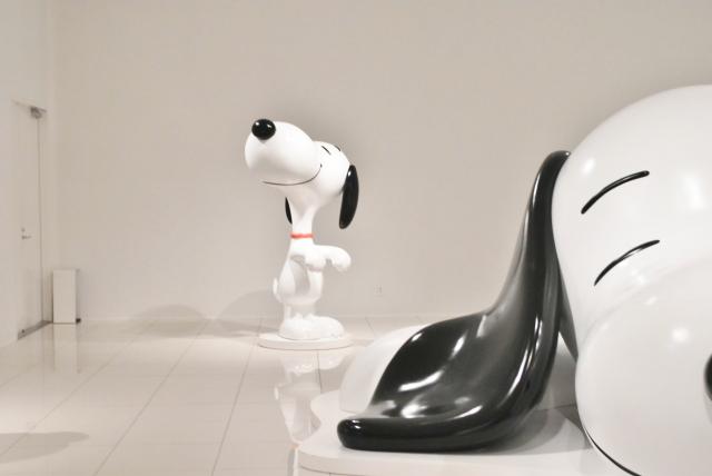 大きくてユニークなポーズのスヌーピーがカワイイ!