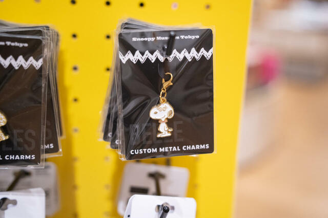カスタムメタルチャーム 825円