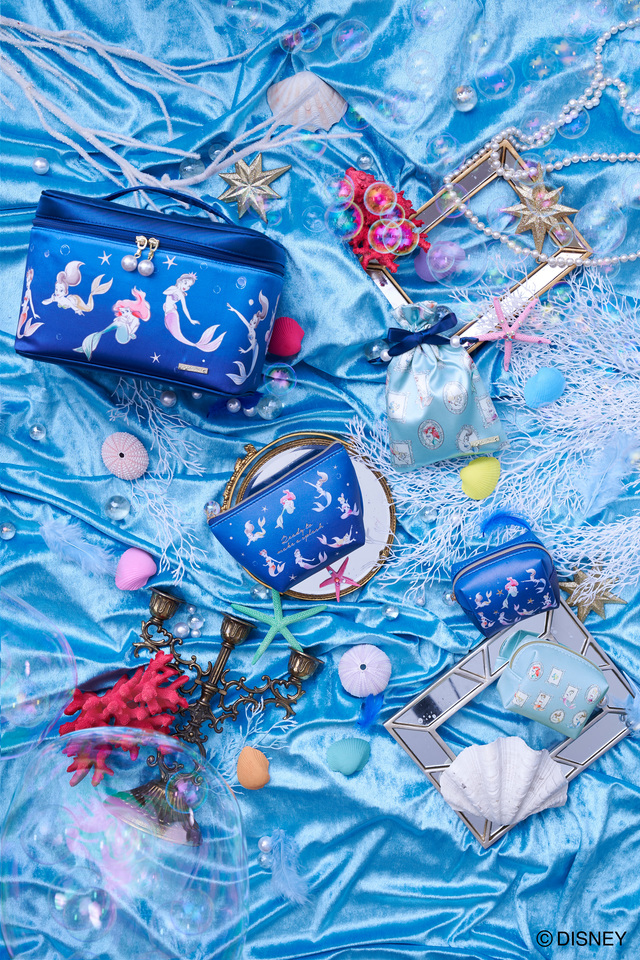 バニティL(¥3,600)、巾着S(¥1,100)、ミニポーチ(¥1,800)、ミニ角型ポーチ(各¥1,400)