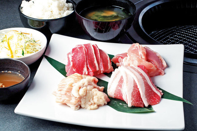 わぎゅうや 尼崎本店　4種盛定食