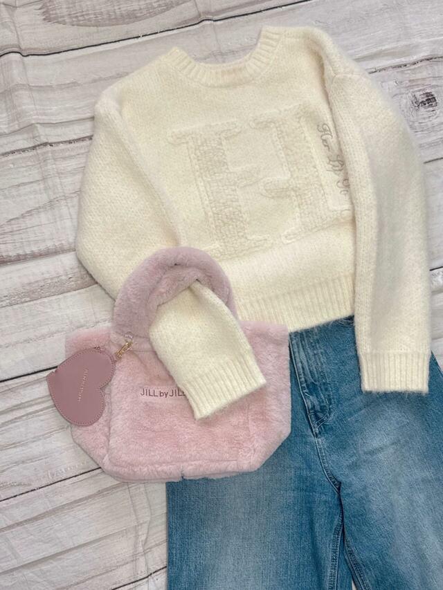 カジュアルなデニムコーデに合わせてもかわいい!