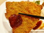薄めのサクサク衣をまとったアジフライが美味!