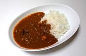 【素材を生かしたジビエのカレー 猪肉と3種の豆のカレー　180g　450円】国産の猪肉はひき肉になっており、クセがない