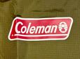 フロント上部には、おなじみの「Coleman」のロゴプリント入り。ロゴのカラーはレッドで、さりげなく目を引くアクセントになっています♪