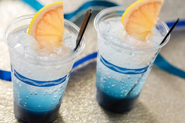 スパークリングカクテル（ライチーリキュール＆グレープフルーツ）｜780円｜リフレスコス