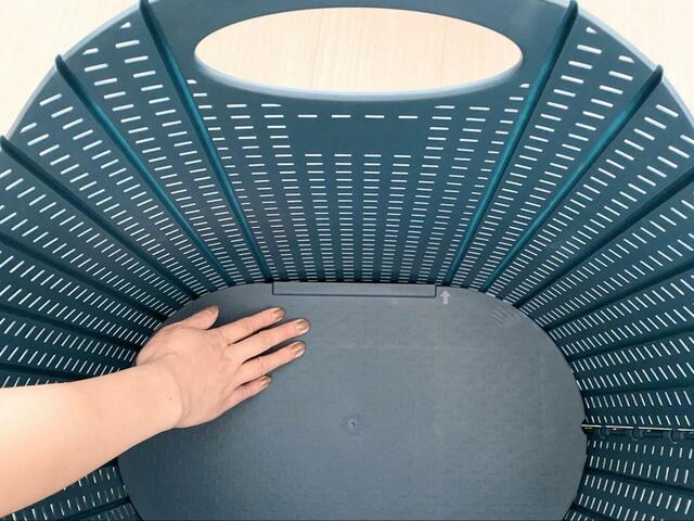 【seiei（セイエイ）のランドリーバスケット】底を「カチッ」と音が鳴るまで押すだけ