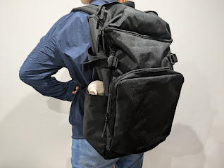 【無印良品　肩の負担を軽くする 撥水上から開くリュックサック】しっかりしたショルダーパッドが肩への負担を軽減！