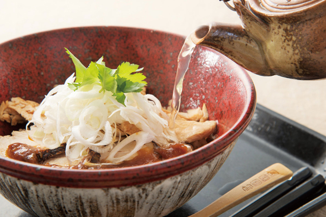 ボリュームたっぷりどら丼に変り種スイーツもある“関越・上信越道”絶品ご当地メニュー