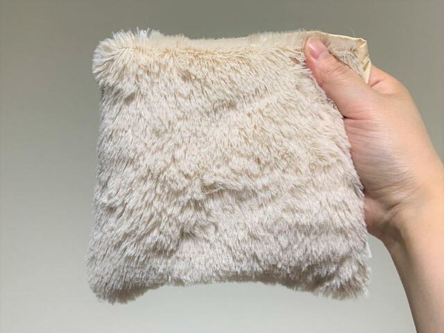 Watts「ポケッタブル コンパクトマフラー ネックウォーマー／キャメル」こんなに小さくなるんです