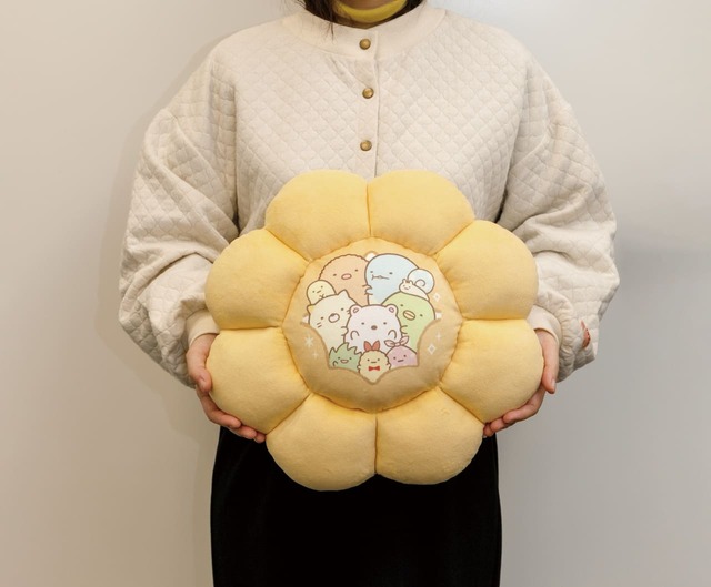 【ミスタードーナツ×すみっコぐらし】「クッション」は抱っこしたくなるサイズ!