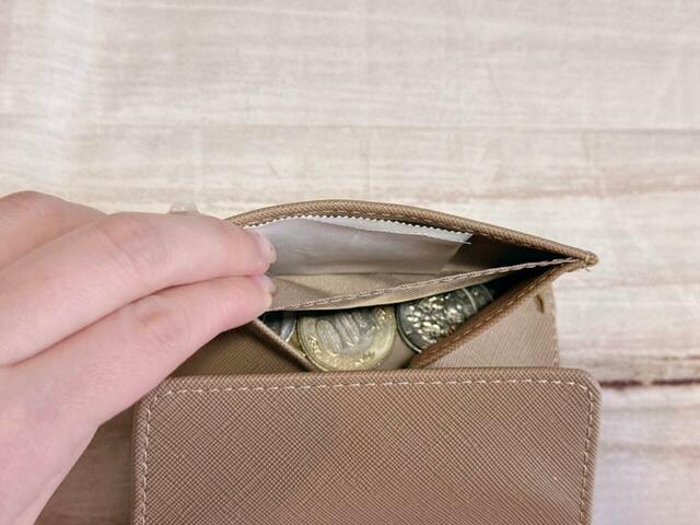 コイン入れに付いている内ポケットは、領収書やレシートを入れるのに便利
