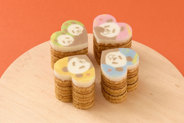 【上野案内所 ジャイアントパンダ来日53周年記念】「上野パンダファミリー ハッピーハートバウム」594円