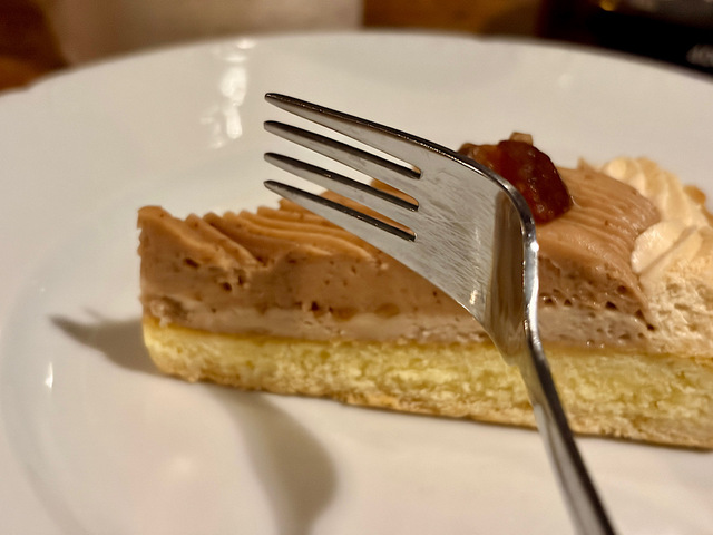 【タリーズコーヒー モンブランタルト】それでは、早速いただきます!