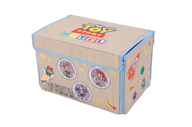 収納ボックス 2,800円｜サイズ：幅約38×奥行き約26×高さ約26cm｜販売店舗：東京ディズニーリゾート・トイ・ストーリーホテル内ディズニーショップ「ギフト・プラネット」