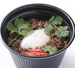 〈神楽坂 五〇番〉薄皮黒豚にくまんの“具”どんぶり