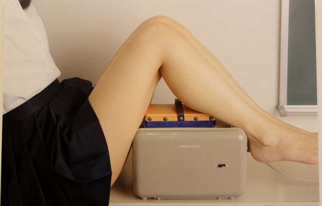 200人のふとももが展示された「曖昧☆ふともも写真館」