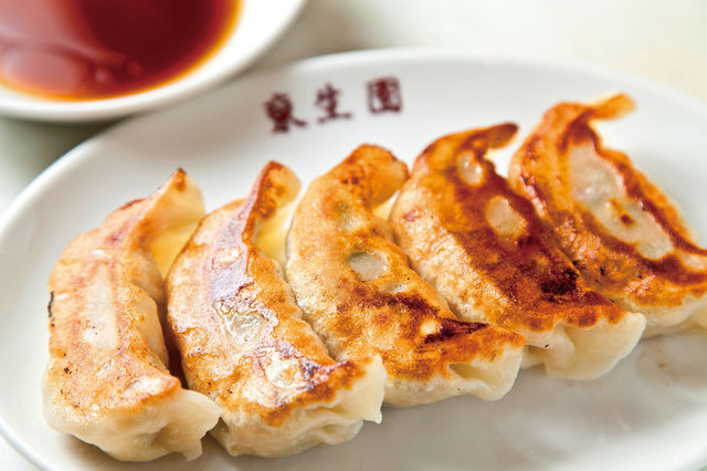 東生園　餃子（5個）　680円