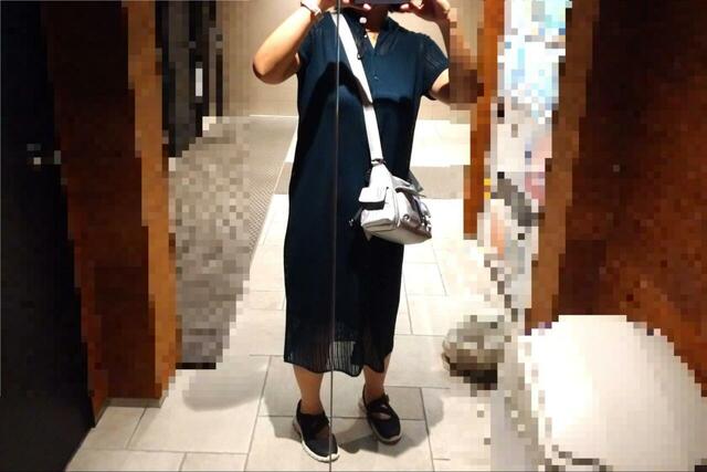 【ユニクロ レースニットワンピース】 すとんと落ちる控えめのAラインで、特に骨格ストレートの人におすすめです