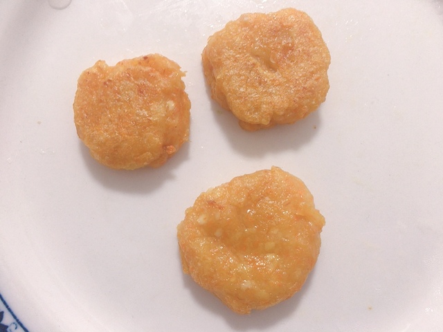 【豆腐とニンジンのおやき】ニンジンをホウレンソウに替えたら緑色のおやきに