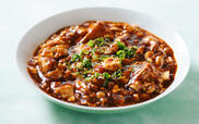 「重慶麻婆豆腐」＜期間：2026年5月1日～6月30日＞【約100種の料理とスイーツが食べ放題！本格グリル料理と26階からの眺望が楽しめる「初夏のブッフェ」がスタート！】