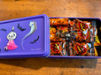 【メリーチョコレート　リトルミイ チョコレート】限定缶には、ほかのハロウィンのお菓子を詰めて仕事場へ