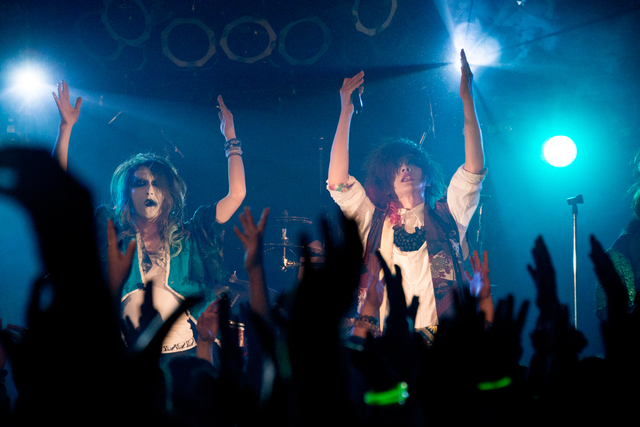 Jin-Machine・あっつtheデストロイ（Vo）／featuring16（Vo）