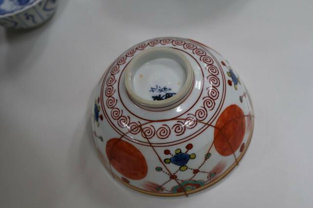 青や赤の色漆で仕上げた作品