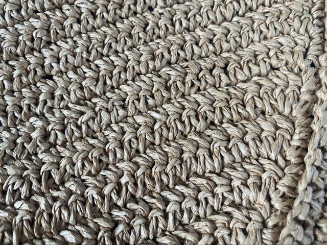 【UNIQLO ラウンドミニクロシェバッグ】ユニクロの人気アイテム「ラウンドミニショルダーバッグ」から新バージョンが登場！