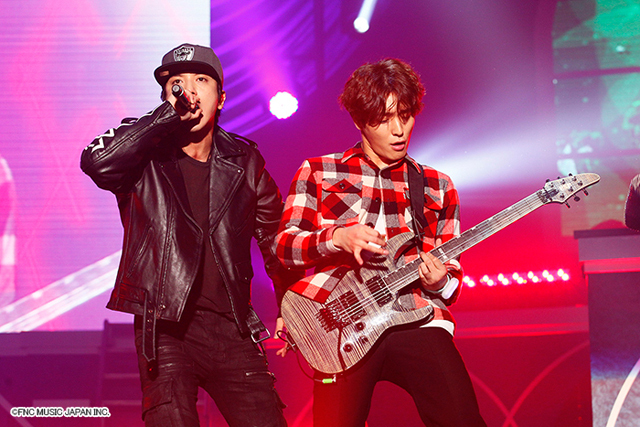 ハードロック・バンド“もちもち”「FNC KINGDOM」東京公演