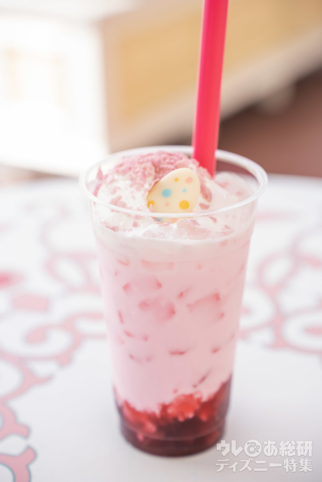 スペシャルドリンク（サクラ＆ベリー、ミルク）600円