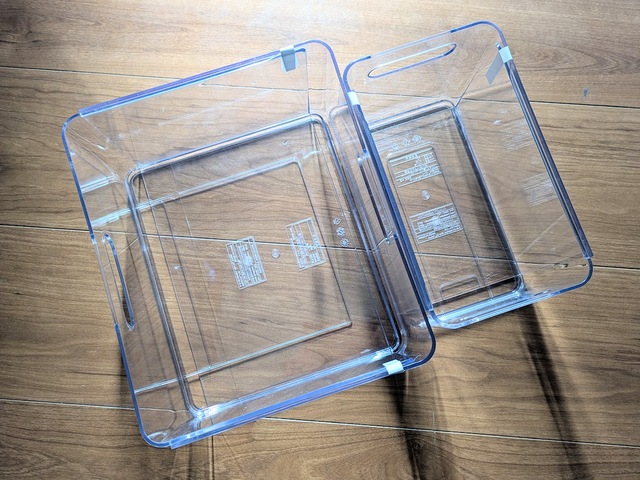 【ニトリ　伸縮できる野菜・冷凍庫トレー（ワイド） 食材を立ててしまえる】こちらはワイドタイプ。シンプルなデザインで掃除もしやすいです