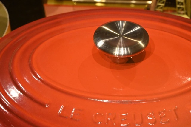 【ル・クルーゼ】通常のシルバーのつまみ（カラーも通常のオレンジです）