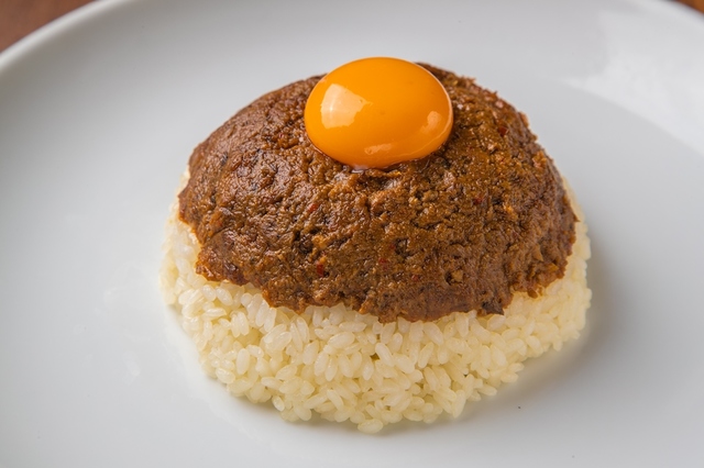 10種以上のスパイスが効いた特製キーマカレー