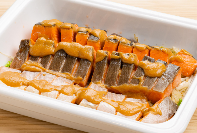 「鮭のちゃんちゃん焼き」＜期間：2026年2月1日～＞【「カニ」「海鮮」「お肉」がメイン！ご当地メニューも食べ放題！ホテルアベスト札幌の“ディナーバイキング”が2月にスタート！】