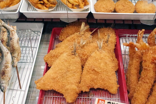 【角上魚類の惣菜売上ランキング 4位】「あじフライ　1尾」350円（税込）