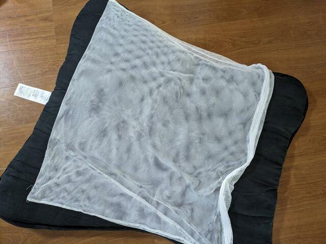 【ニトリ 洗える＆はっ水 バタフライチェア（S01SS）ブラック】大きめの洗濯ネットが必要です