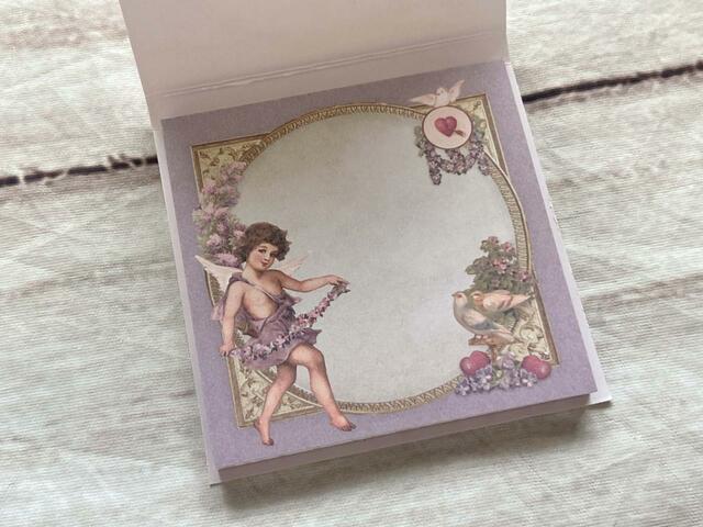 絵柄は2種類。こちらは天使のイラスト柄