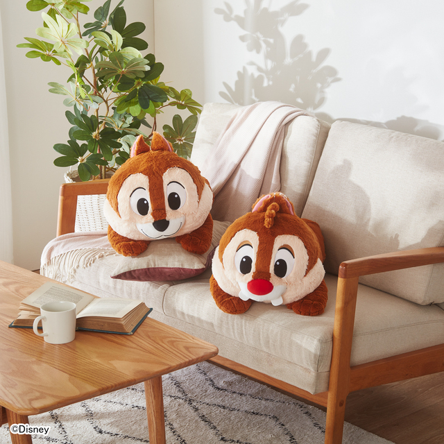 （左）チップ　グランデぬいぐるみ、（右）デール　グランデぬいぐるみ