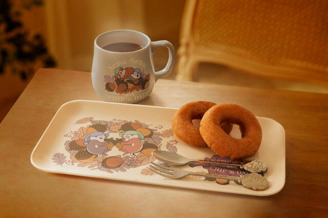 東京ディズニーリゾート「すやすや寝ているチップとデールがデザインされたグッズ」｜販売店舗：東京ディズニーランド「ホームストア」、東京ディズニーシー「エンポーリオ」｜発売日：2024年11月21日（木）