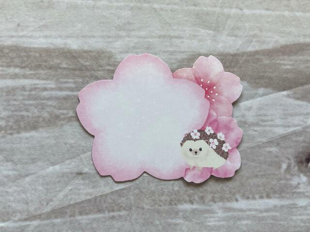 桜のダイカットがかわいい〜！