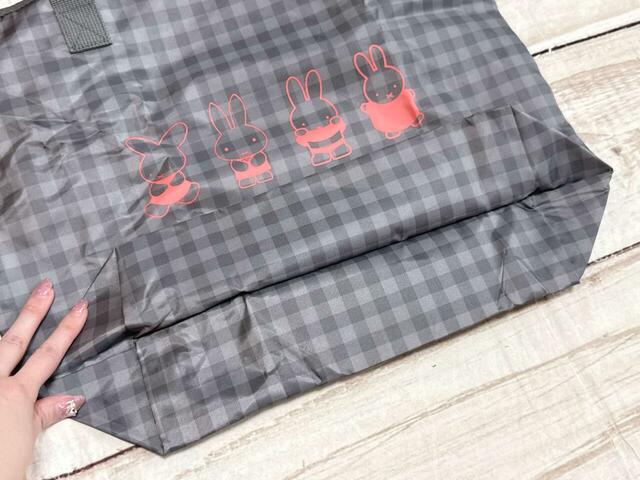 マチがしっかりあるので収納力抜群！