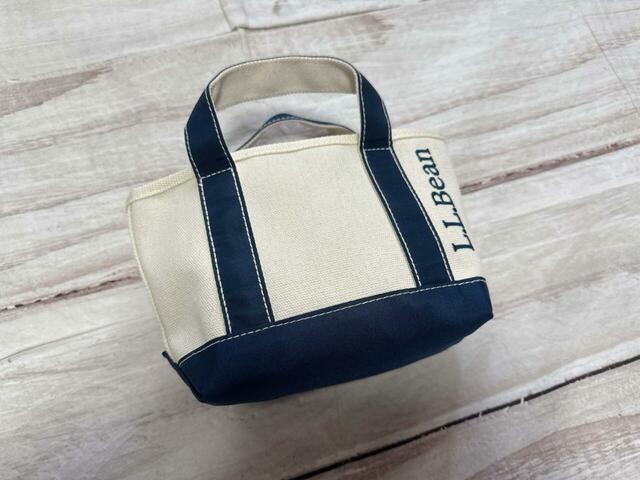 まずはコスメを収納してみました