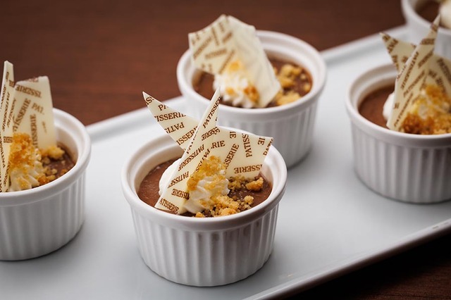 「ショコラプリン」＜期間：2025年12月1日～2026年1月14日＞【クリスマス期間限定で「牛フィレ肉のロッシーニ風」が登場♪ホテルメトロポリタン川崎で「ウィンターボヤージュビュッフェ」開催】