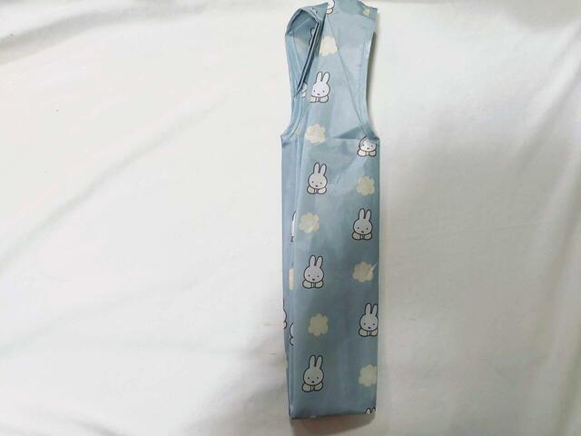 両サイドを内側に折りこむ